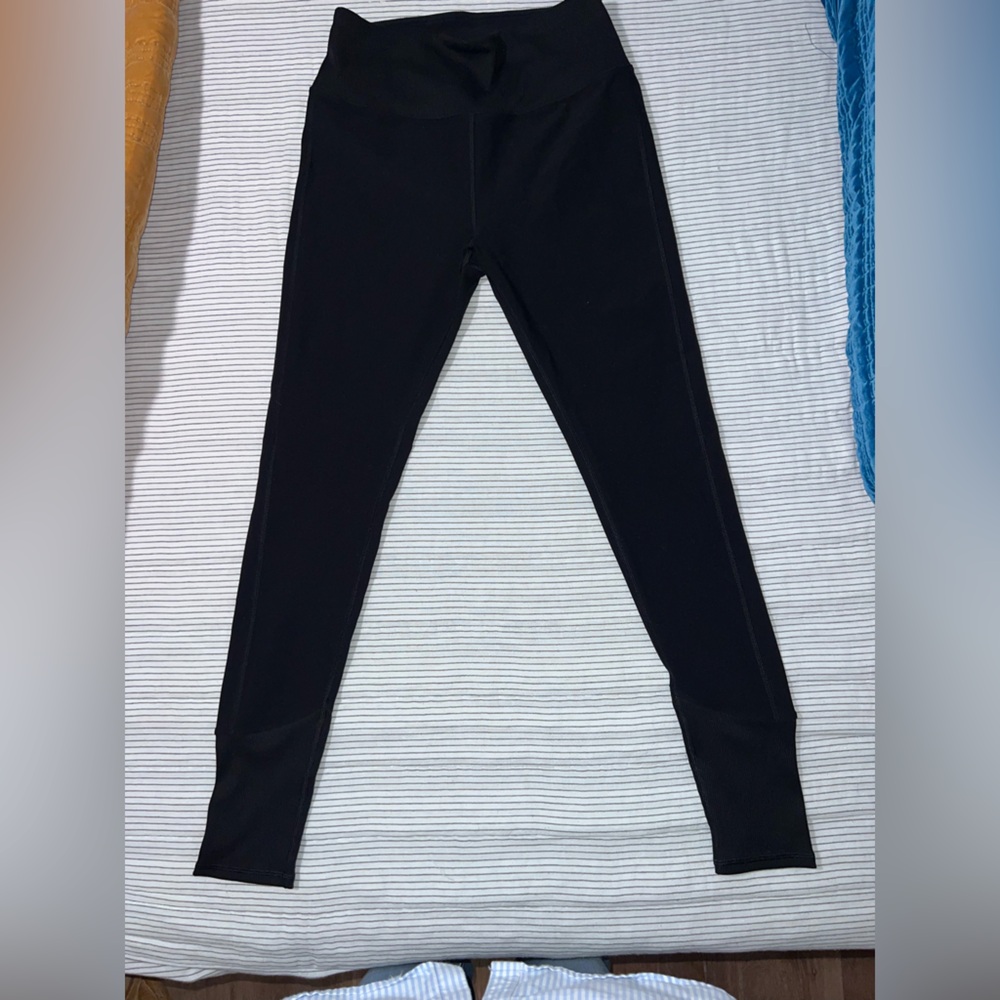 ALO Yoga Leggings - Picture 5 of 5
